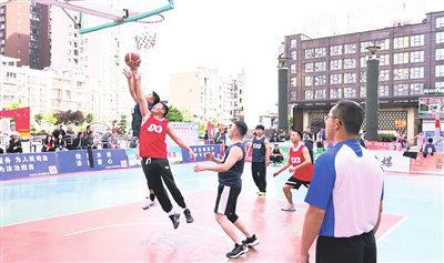 IM电竞官方入口-“匠心独秀・劳动者杯”3V3篮球赛举行|体育比赛|赛事|全民健身|挑战赛|黔南_新浪体育_新浪新闻